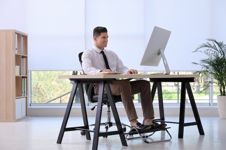 How Foot Rests Contribute to Ergonomics FlexiSpot